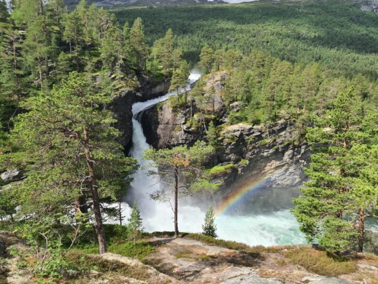 Kaunis reitti Trollveggeniä pitkin Ålesundiin (Keski-Norja osa 2)